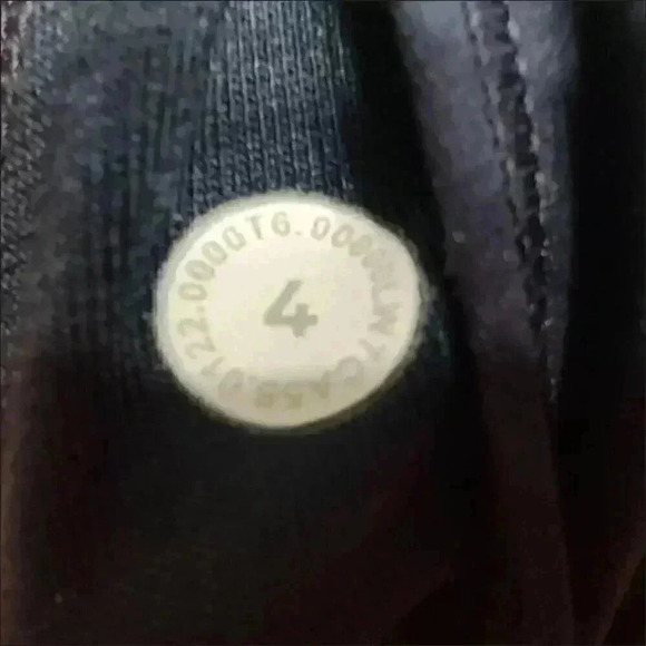 Lululemon Wunder Train High-Rise Short 8” - Sun Bleached Navy Biker - Size 4 - Picture 5 of 5